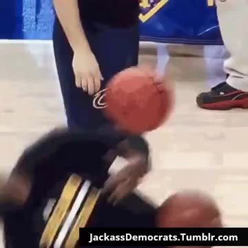 LeBron James Funny Basketball Clip