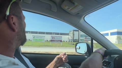 MILIJONI KVADRATNIH METROV PRAZNIH SKLADIŠČ