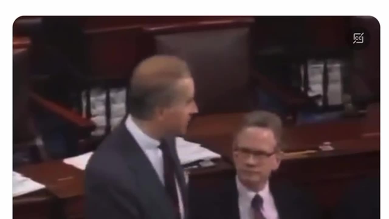 Speaker Kevin McCarthy: "Hey Siri, what does hypocrisy look like?" 🔥🔥🔥