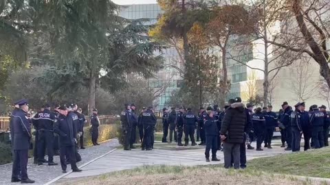 Forcat policore para parlamentit