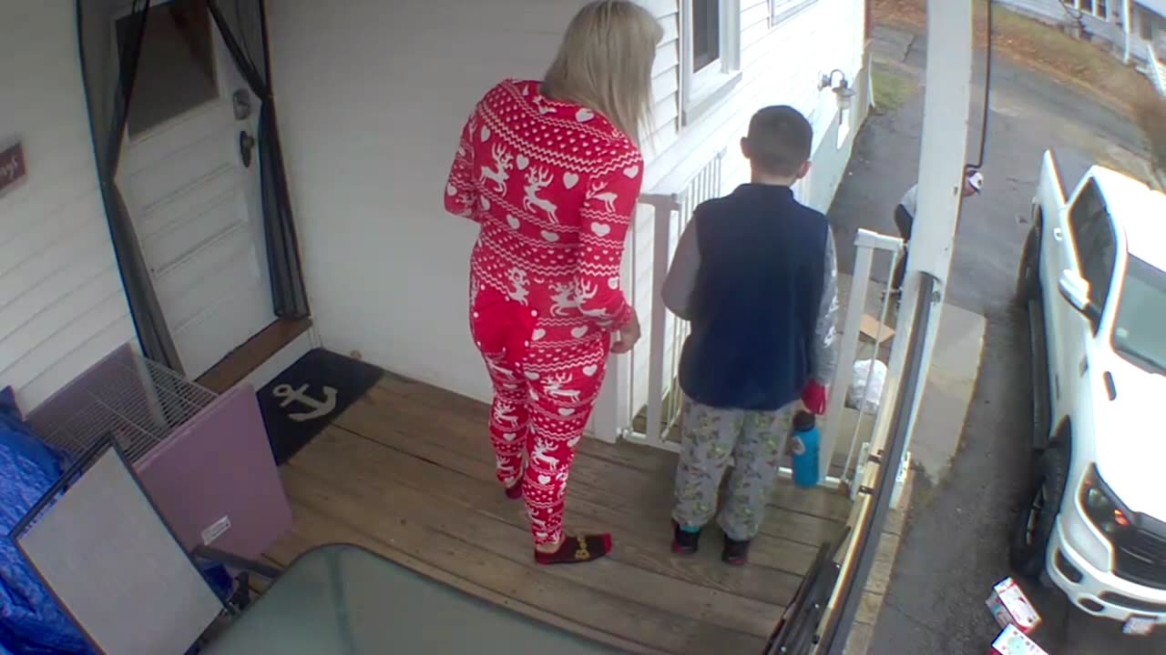 Dad takes a spill down the stairs after slipping on ice