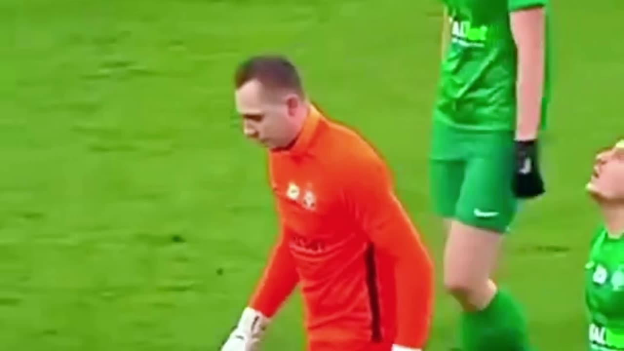 Sepakbola Lucu Terbaru - Funny Momment in Football