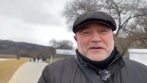 Cu câinele in lesă și cu mintea odihnită în vremuri apocaliptice