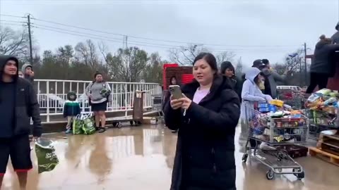 usa today, people searching for food