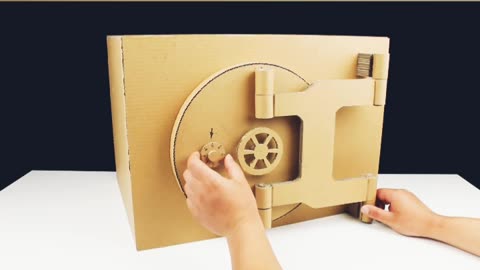 How to make Safe with Combination Number Lock from cardboard