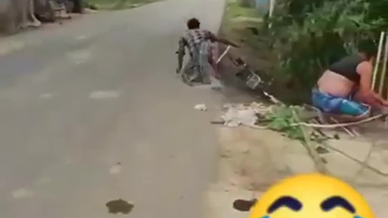 Funny Cycle Stunt Man Desi