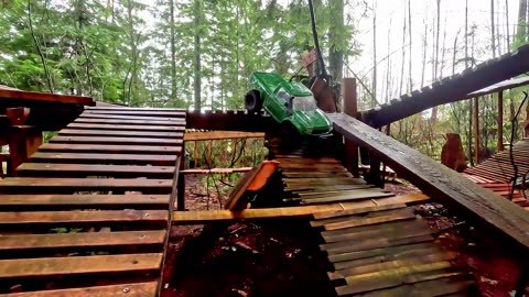 Traxxas TRX4 - West Coast Scale Trail PT2 - Wifey VS Sketchy bridges.