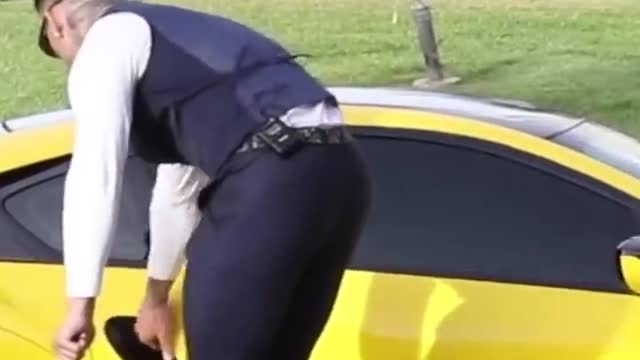 BLIND MAN EXPOSES GOLD DIGGER!!