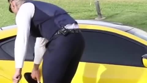 BLIND MAN EXPOSES GOLD DIGGER!!