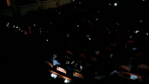 Parlamentit i ikin dritat