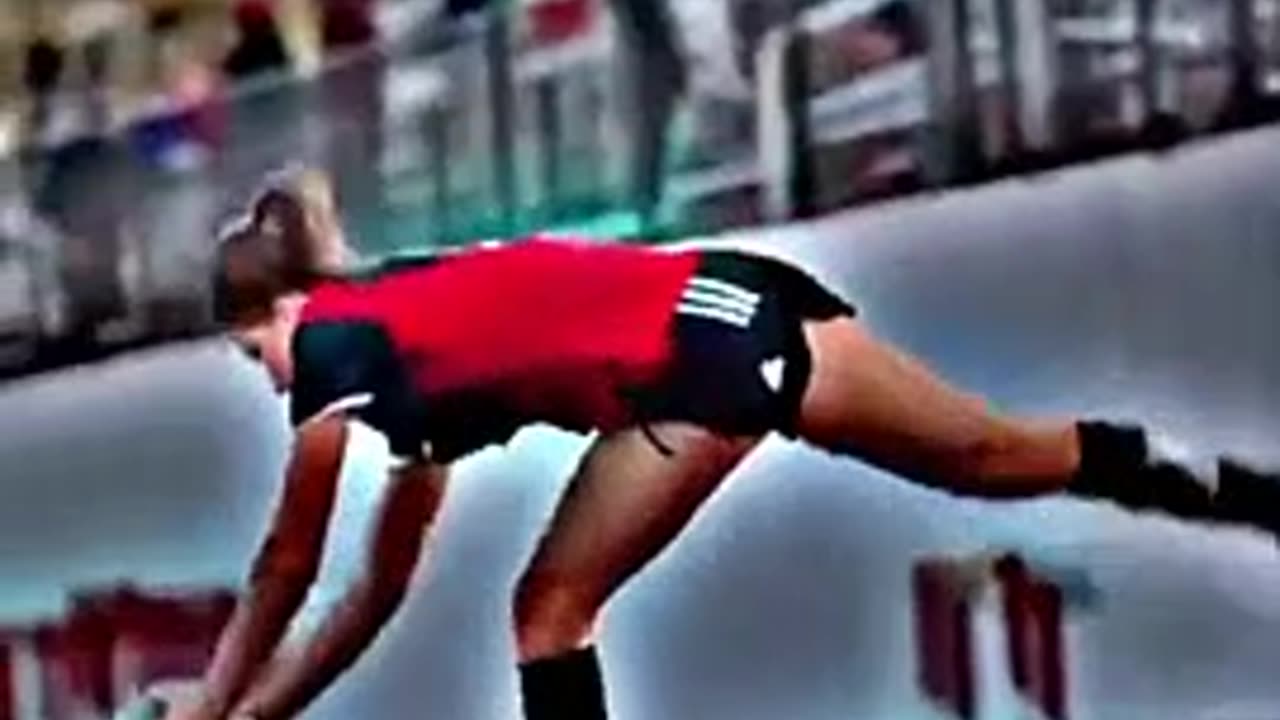Lady footballer 🤯🔥#shorts #football #footballshorts #viralvideo