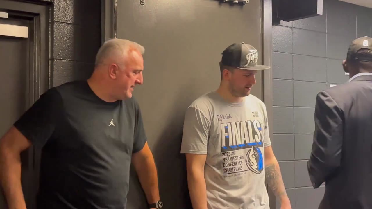 Luka Doncic was chilling with his dad while drinking a beer, and Michael Finley just took it away 😭