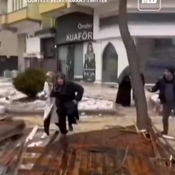 Building collapses as earthquake hits Turkey's Gaziantep