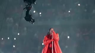 Rihanna sing in the Super Bowl