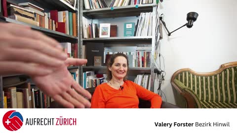 Valery Forster/Aufrecht Zürich/Die Bürgerbewegung wird erklärt.
