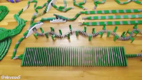 15_000 Dominoes - Harry Potter HOGWARTS HOUSES_(360P)
