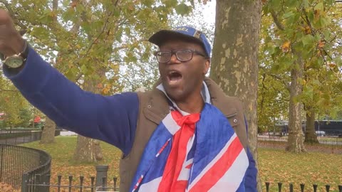 (1) Angry Muslims & Steve The Atheist - Speakers Corner Hyde Park London 30-10-2