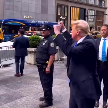 BJ🇺🇸🦅Q-I am so inspired by President Trump. Watching him waving to the crowd yesterday