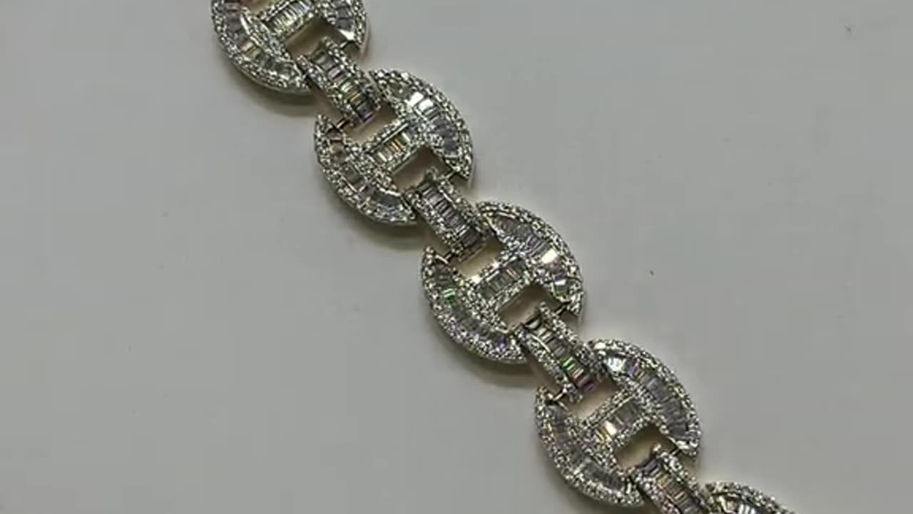 Custom made Diamond Gucci Link Set