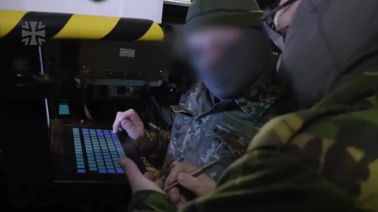 π©πͺπΊπ¦ Ukrainian soldiers are being trained on the Panzerhaubitze2000
