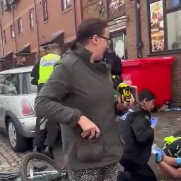 such a gentle arrest if that was an Englishman he would be dropped in seconds for this.