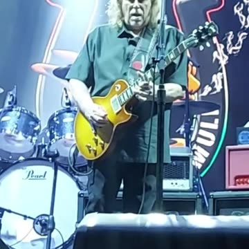 Warren Haynes (Gov't Mule) - LIVE @ 420Fest (Short 8)