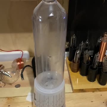 Acoustic Cavity Resonator - Cool Rotation Effect