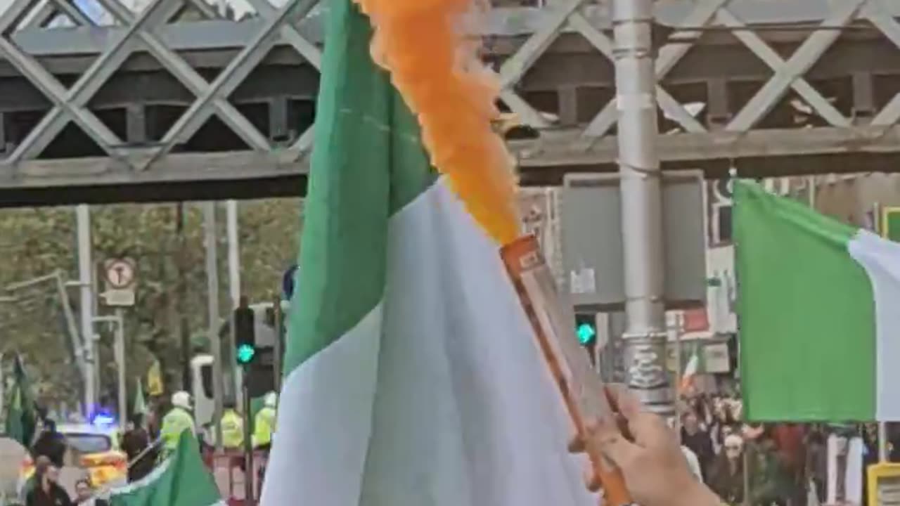 The Foggy Dew rings out around Dublin as thousands of Irish gather at the