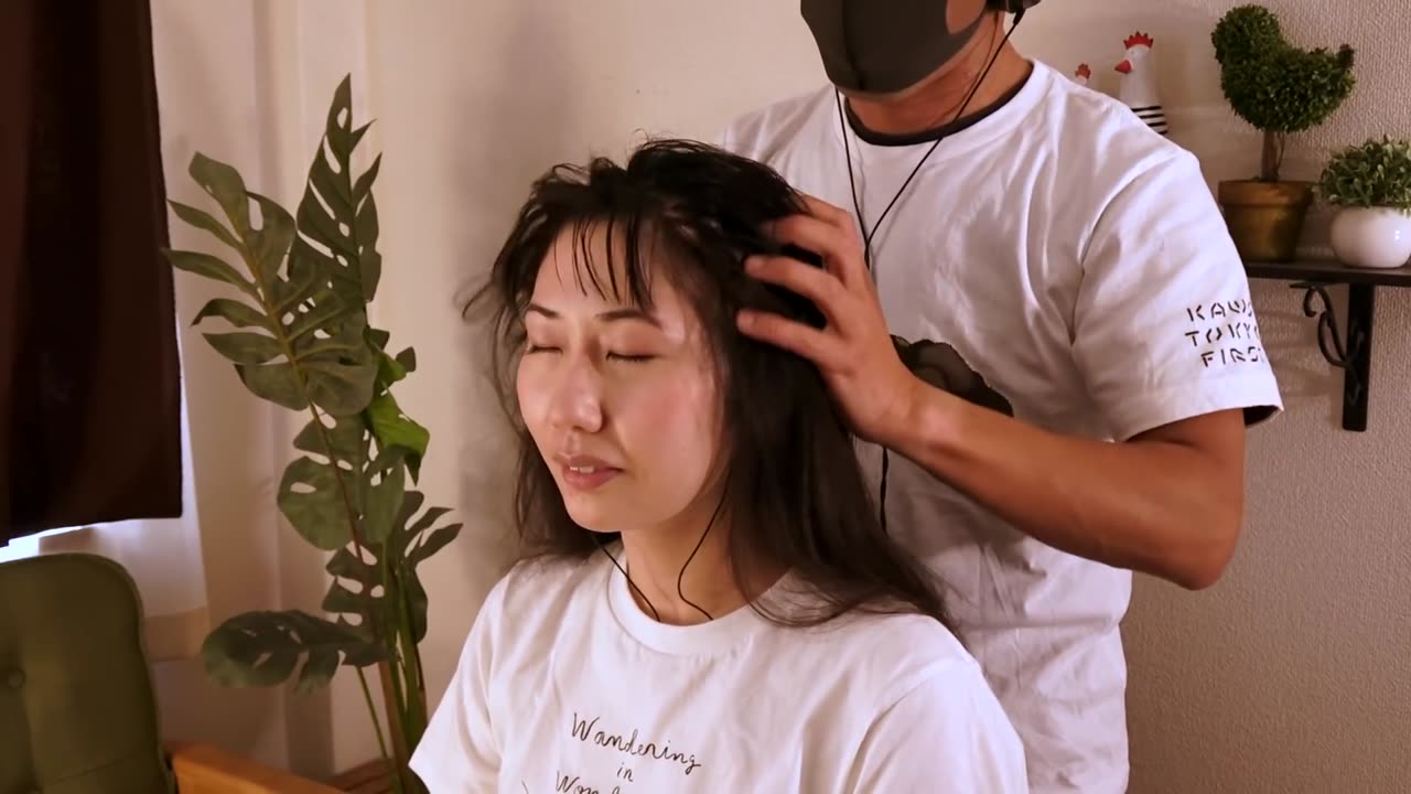 [Binaural ASMR] Head Massage (Tapping, Scalp Scratching and Haar Wasser)