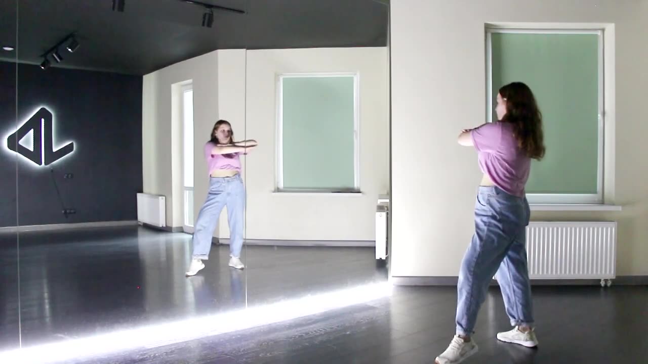 itzy-not-shy dance demonstration