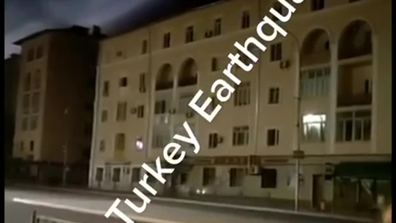 People in Turkey saw this strange light in the sky right before the earthquake