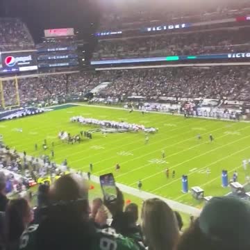 A WARM, PHILLY WELCOME!!!😂😂😂