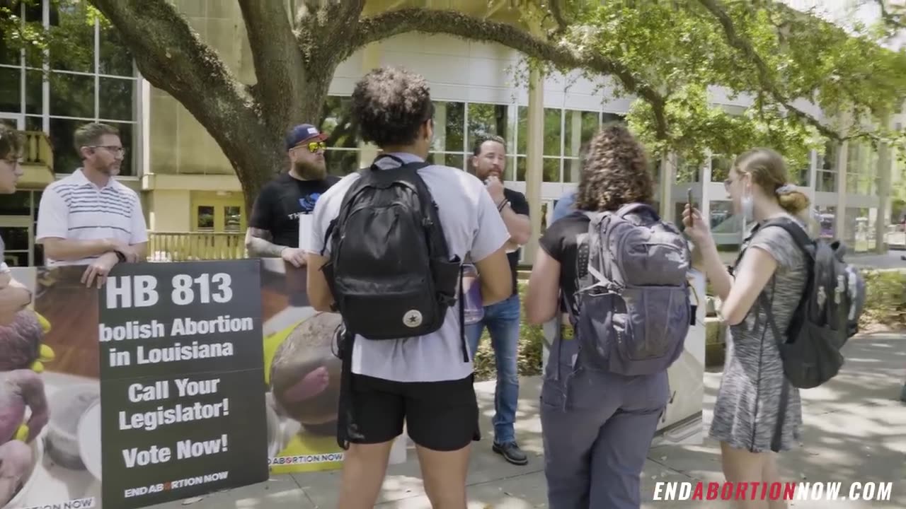 Pastor Debates College Students On Campus