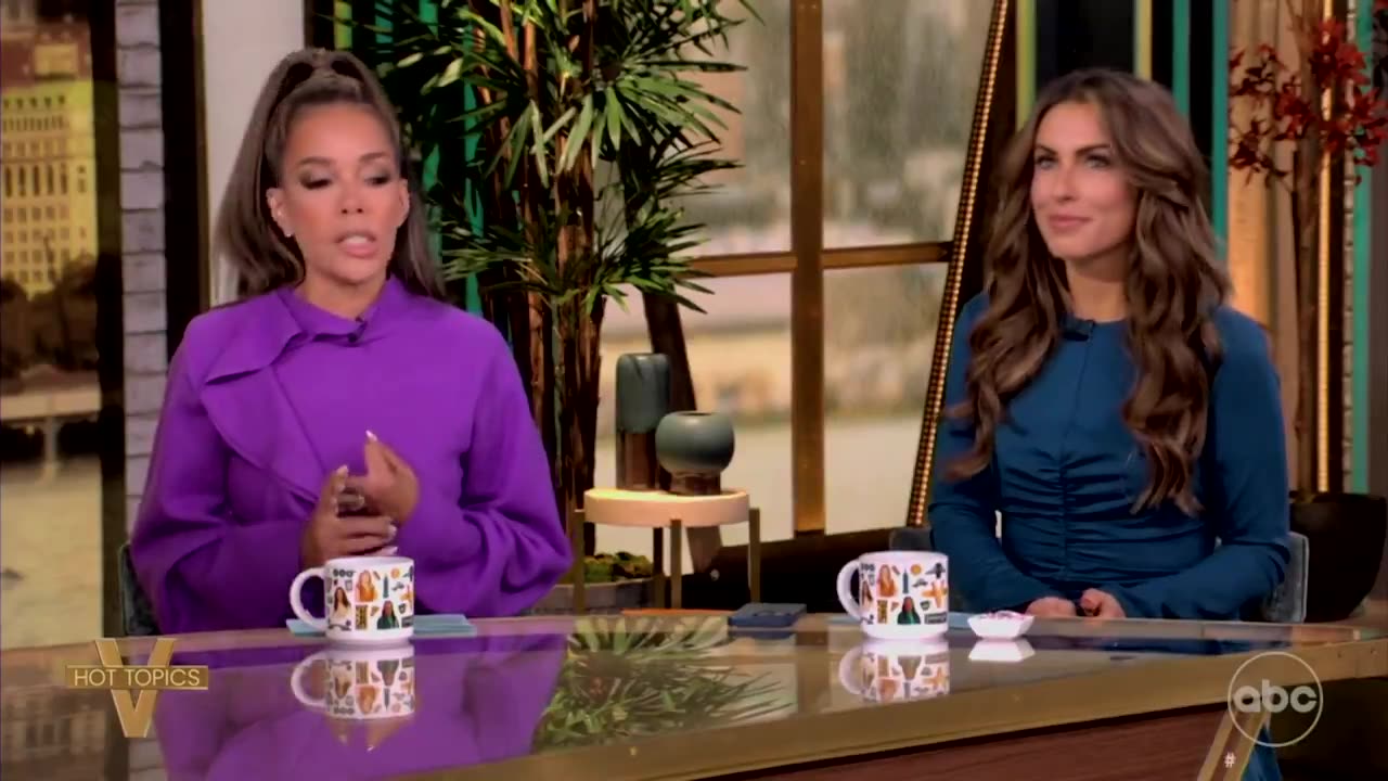 ☢️🔫 "DISGUSTING: Sunny Hostin Says Melania Trump 'Hates' Trump & Wants to Take Him Out!" 🚫💔