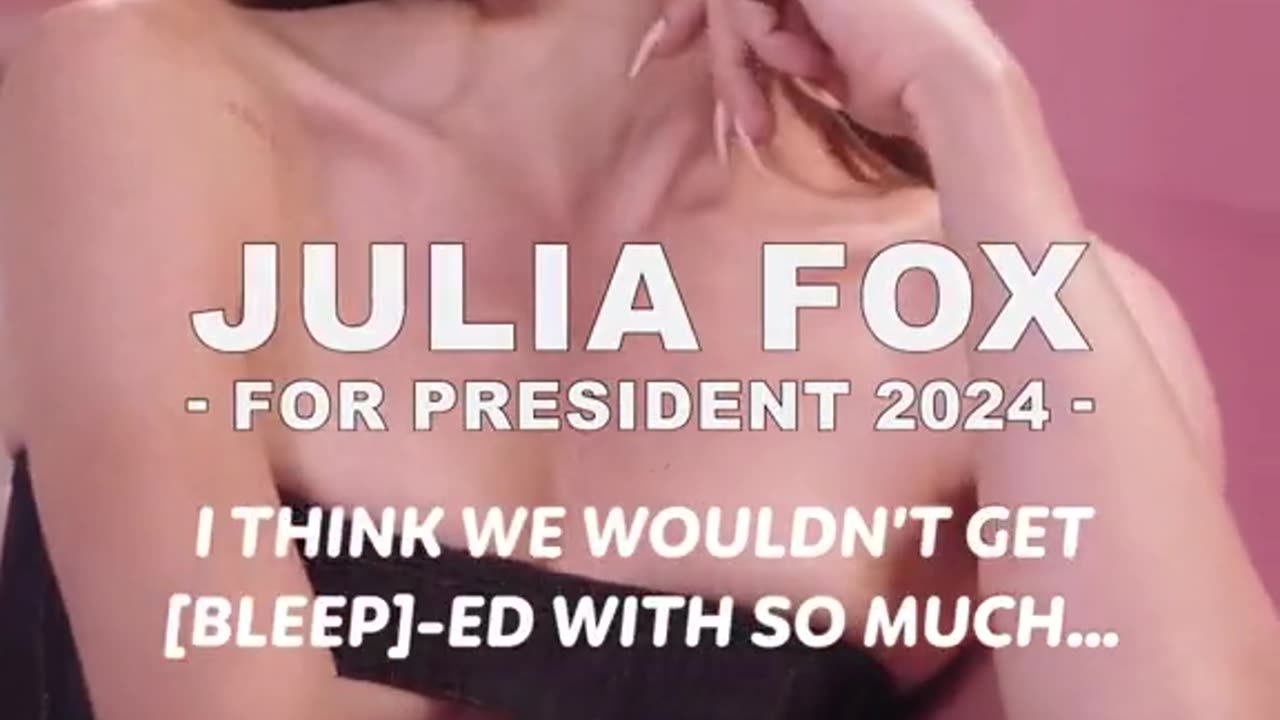 Julia Fox discussing how to kill man