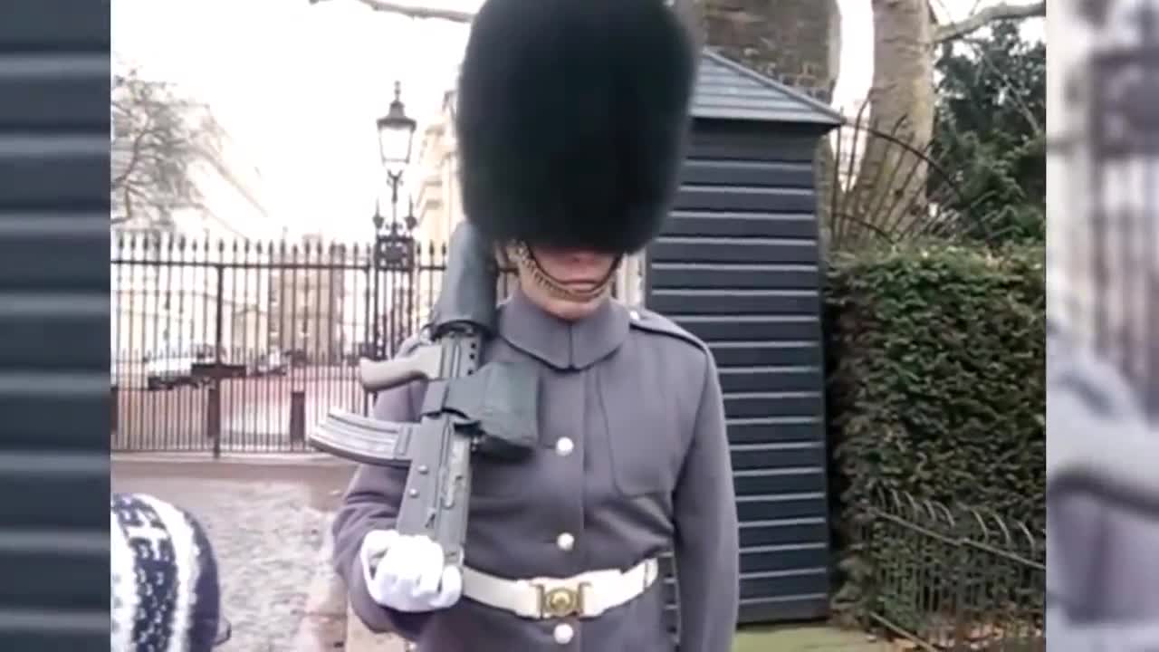 Karen Tried To Mess With A Royal Guard...