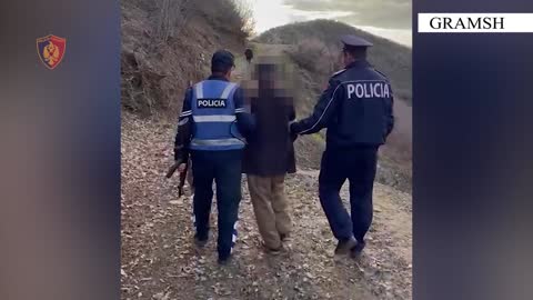 Vrau bashkëshorten dhe vëllanë e tij, momenti i arrestimit të Xhevit Sinanit