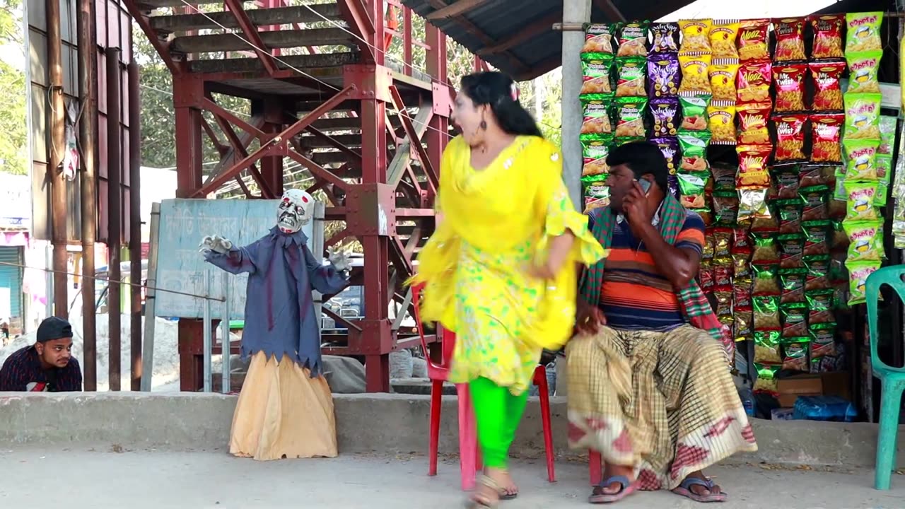 BEST REACTION PRANKS OF 2022 FUNNIEST PUBLIC PRANK BY DHAMAKA FURTI