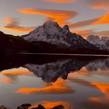 How beautiful is this sunrise at mont blanc.?