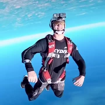 Enjoy with Sydiving.