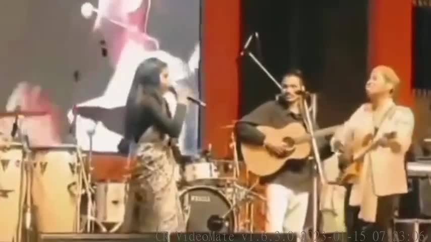 pawandeep arunita का प्यार ने मंच को हिला दिया omg पहली बार ऐसा हुआ