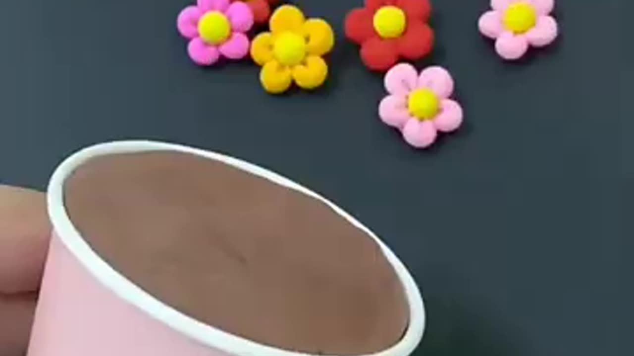 Cly flower vase making idea