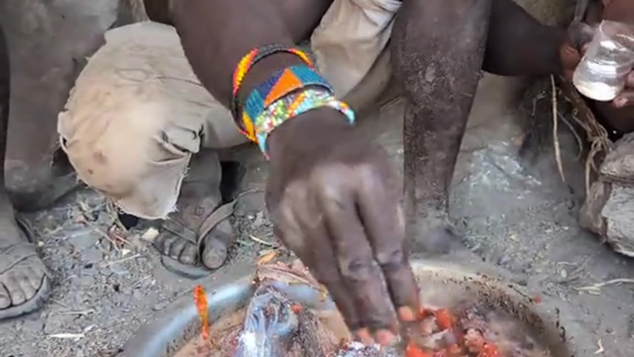 Ohhh😲... It's Baboon meals 🤤 very lucky day for hunt's enjoy favorit meal..