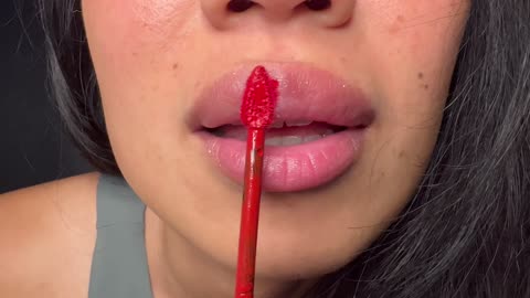 ASMR KISSING WITH LIPGLOSSES