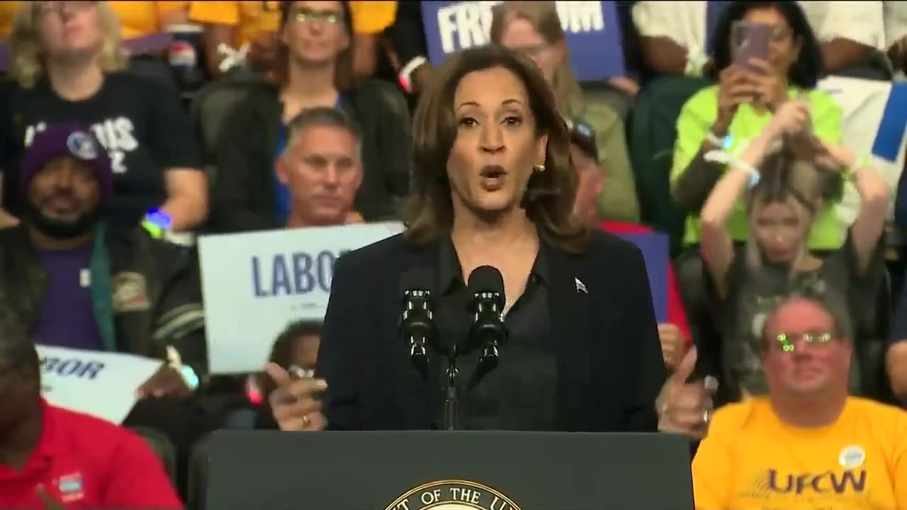 The teleprompter stopped working, Harris shut up and remained shocked, not knowing what to say