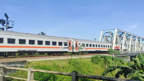 Train Serayu with locomotive GM CC203 Diesel locomotive