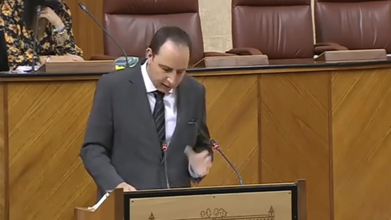 Ocaña (VOX) insta al PSOE que saque "sus manos" de Canal Sur en Andalucía