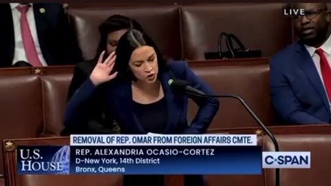 Omg 🤡AOC just threw a temper tantrum on the House Floor, slamming her notebook