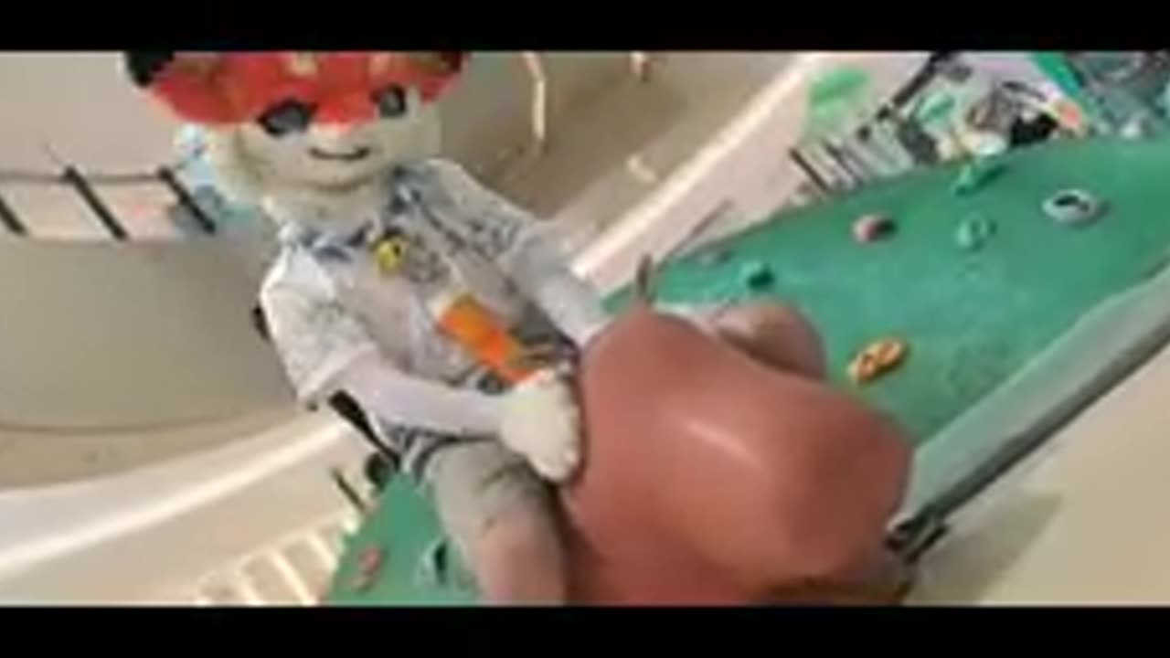 [Fursuit] Precious video of early Lolo taming hippos.avi