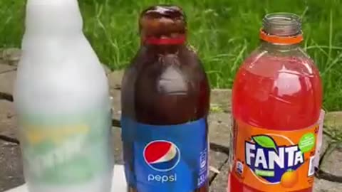 Coca Cola, Fanta, Sprite und Mentos